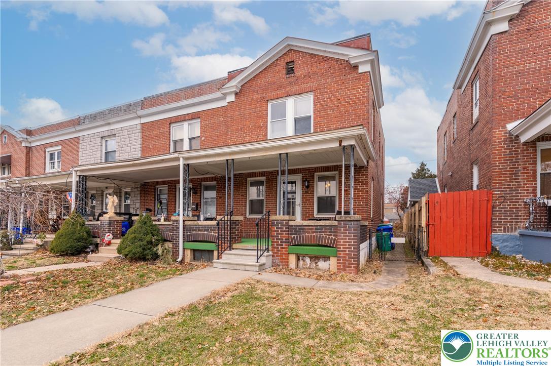 837 Delta Avenue Reading, PA 19605 - Photo 2 of 16