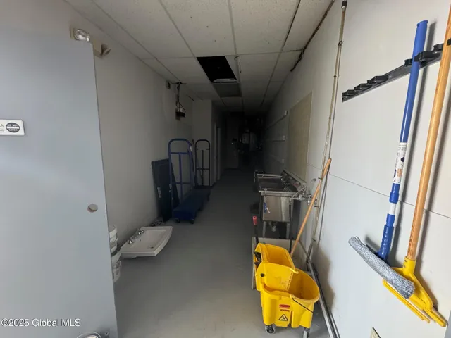 $3,000 | 35 Fuller Road, Colonie, NY 12205