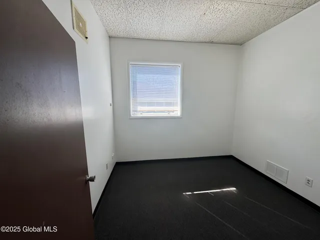 $3,000 | 35 Fuller Road, Colonie, NY 12205