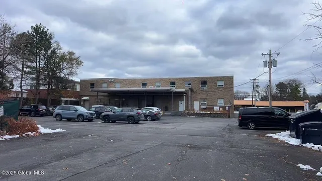 $3,000 | 35 Fuller Road, Colonie, NY 12205