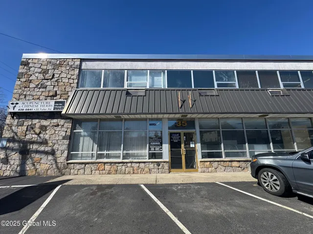 $3,000 | 35 Fuller Road, Colonie, NY 12205