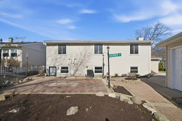 $600,000 | 535 Weidner Road, Buffalo Grove, IL 60089