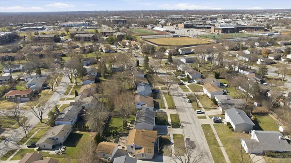 $600,000 | 535 Weidner Road, Buffalo Grove, IL 60089