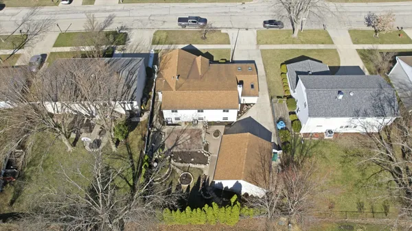 $600,000 | 535 Weidner Road, Buffalo Grove, IL 60089
