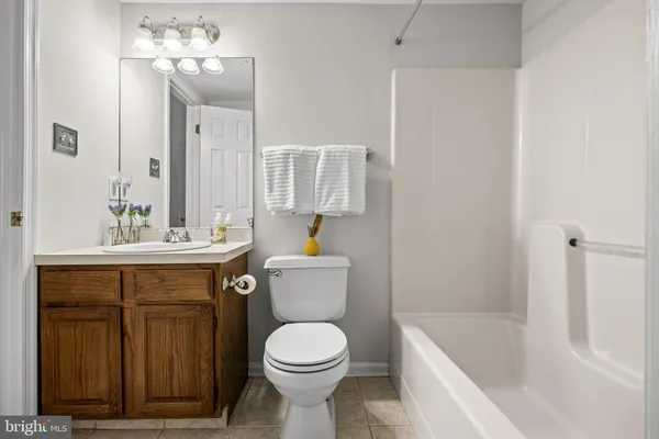 $245,000 | 1423 Kenny Cove, Burlington, NJ 08016