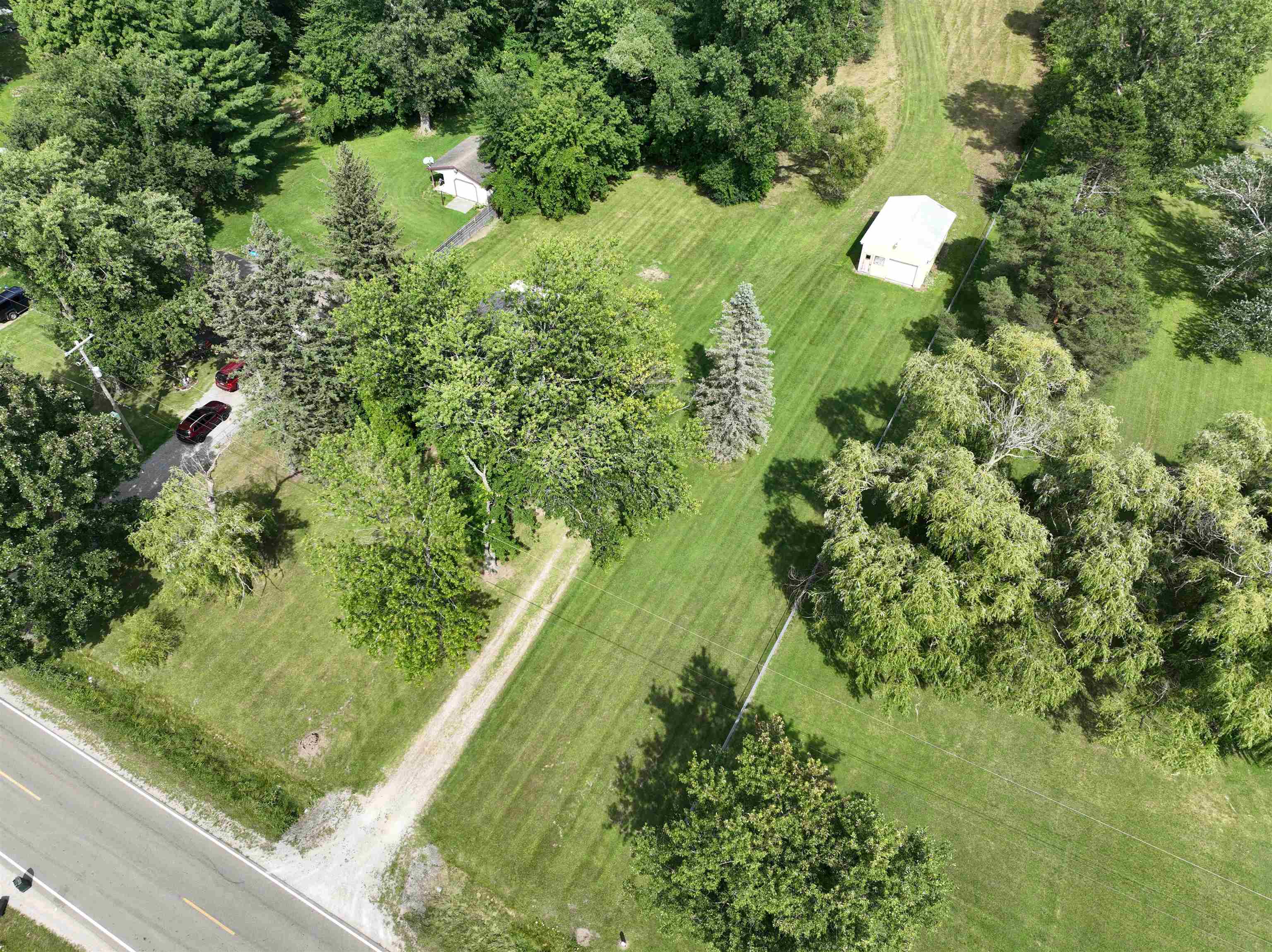 13196 Neff Road Clio, MI 48420 - Photo 3 of 42 50086910-2.JPG