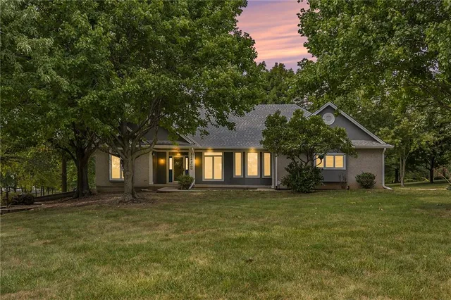 $650,000 | 12420 Ridgeview Road, Kearney, MO 64060