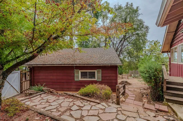 $425,000 | 13825 Pine View Drive, Pine Grove, CA 95665