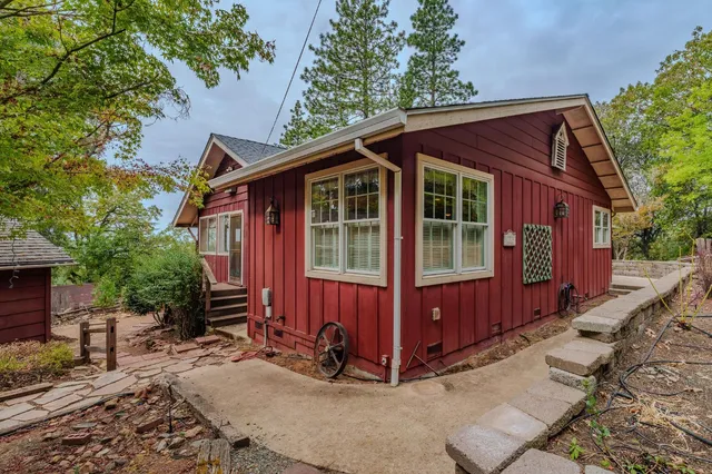 $425,000 | 13825 Pine View Drive, Pine Grove, CA 95665