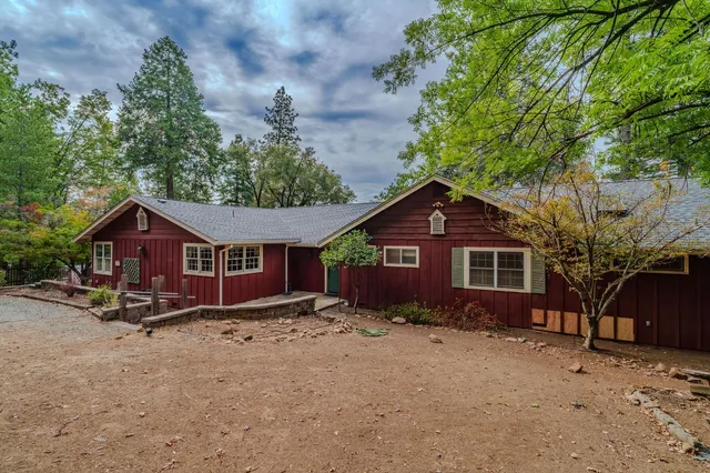 $425,000 | 13825 Pine View Drive, Pine Grove, CA 95665