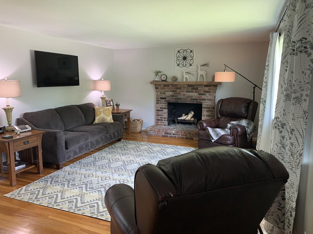 126 Stagecoach Road Holliston, MA 01746 - Photo 5 of 21 Gallery Image 5