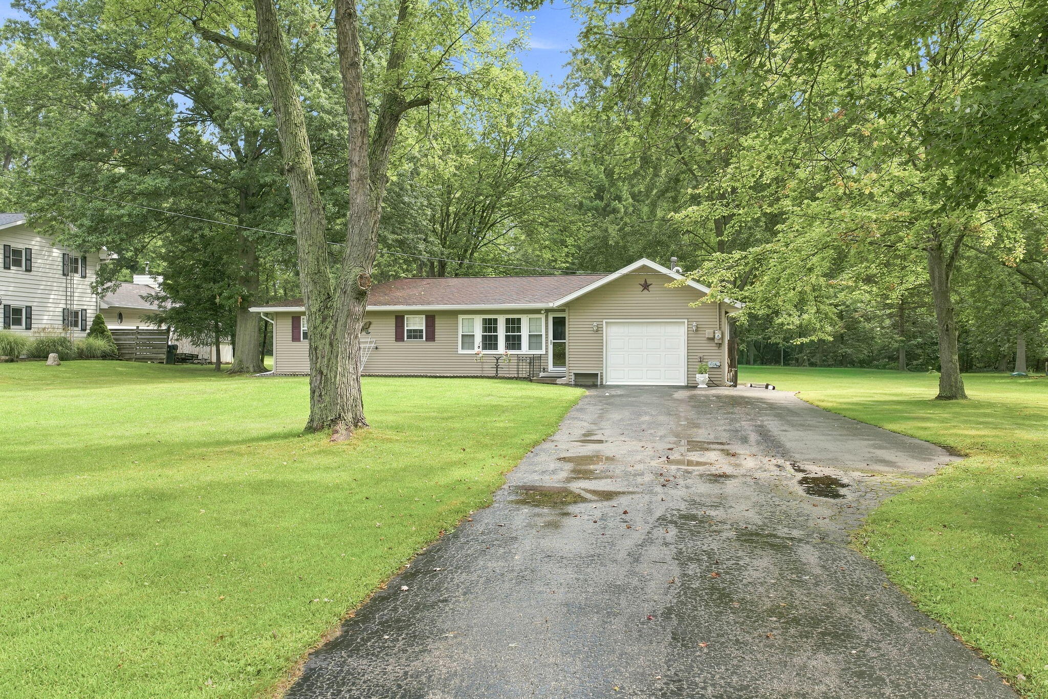 5609 Johnson Road Coloma, MI 49038 - Photo 4 of 40 Exterior