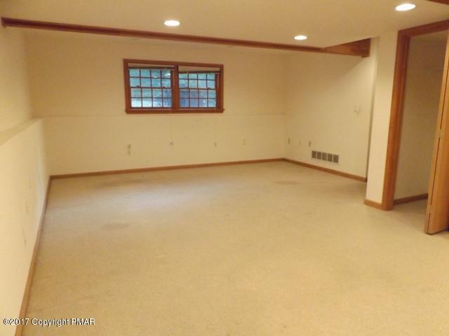3825 Foxborough Court Stroudsburg, PA 18360 - Photo 8 of 9 familylrm
