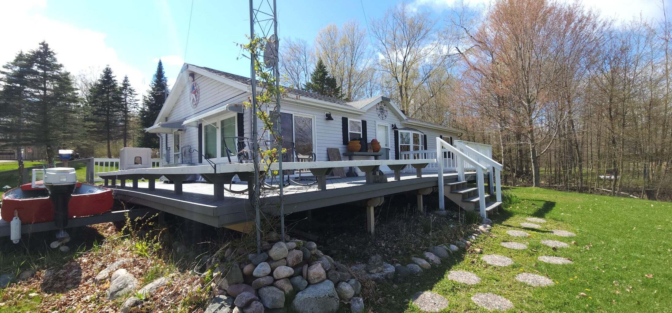 5555 Point Drive Gladwin, MI 48624 - Photo 1 of 14 Gallery Image 1