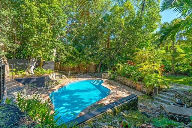 $3,652,500 | 6525 Southwest 133rd Drive, Pinecrest, FL 33156