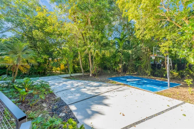 $3,652,500 | 6525 Southwest 133rd Drive, Pinecrest, FL 33156