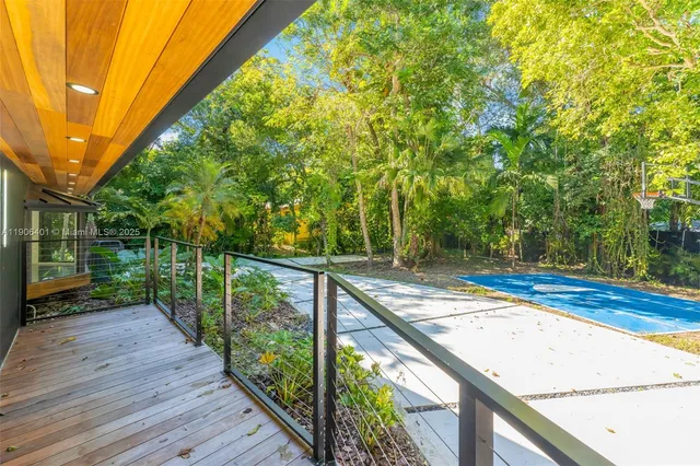 $3,652,500 | 6525 Southwest 133rd Drive, Pinecrest, FL 33156