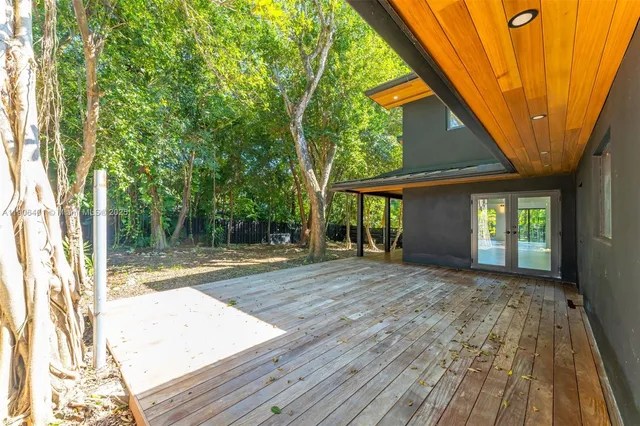 $3,652,500 | 6525 Southwest 133rd Drive, Pinecrest, FL 33156