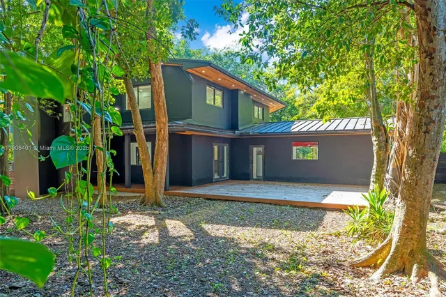 $3,652,500 | 6525 Southwest 133rd Drive, Pinecrest, FL 33156