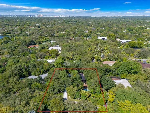 $3,652,500 | 6525 Southwest 133rd Drive, Pinecrest, FL 33156