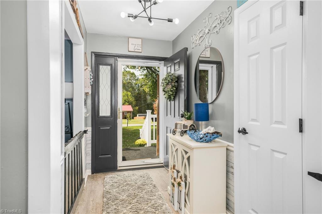 5129 Yukon Road Walkertown, NC 27051 - Photo 4 of 31 Gallery Image 4