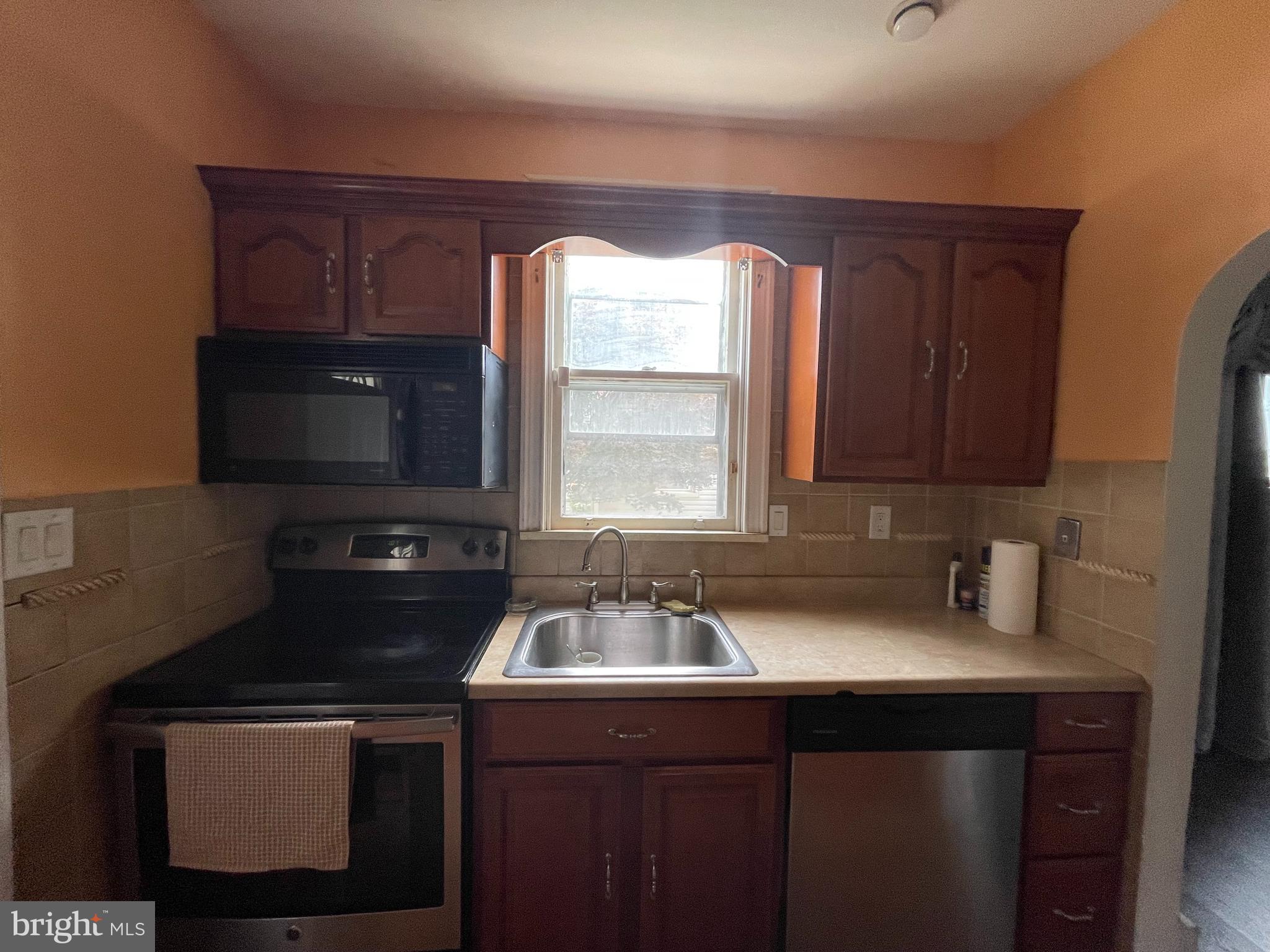 2123 Griffith Street Philadelphia, PA 19152 - Photo 21 of 39 Gallery Image 21