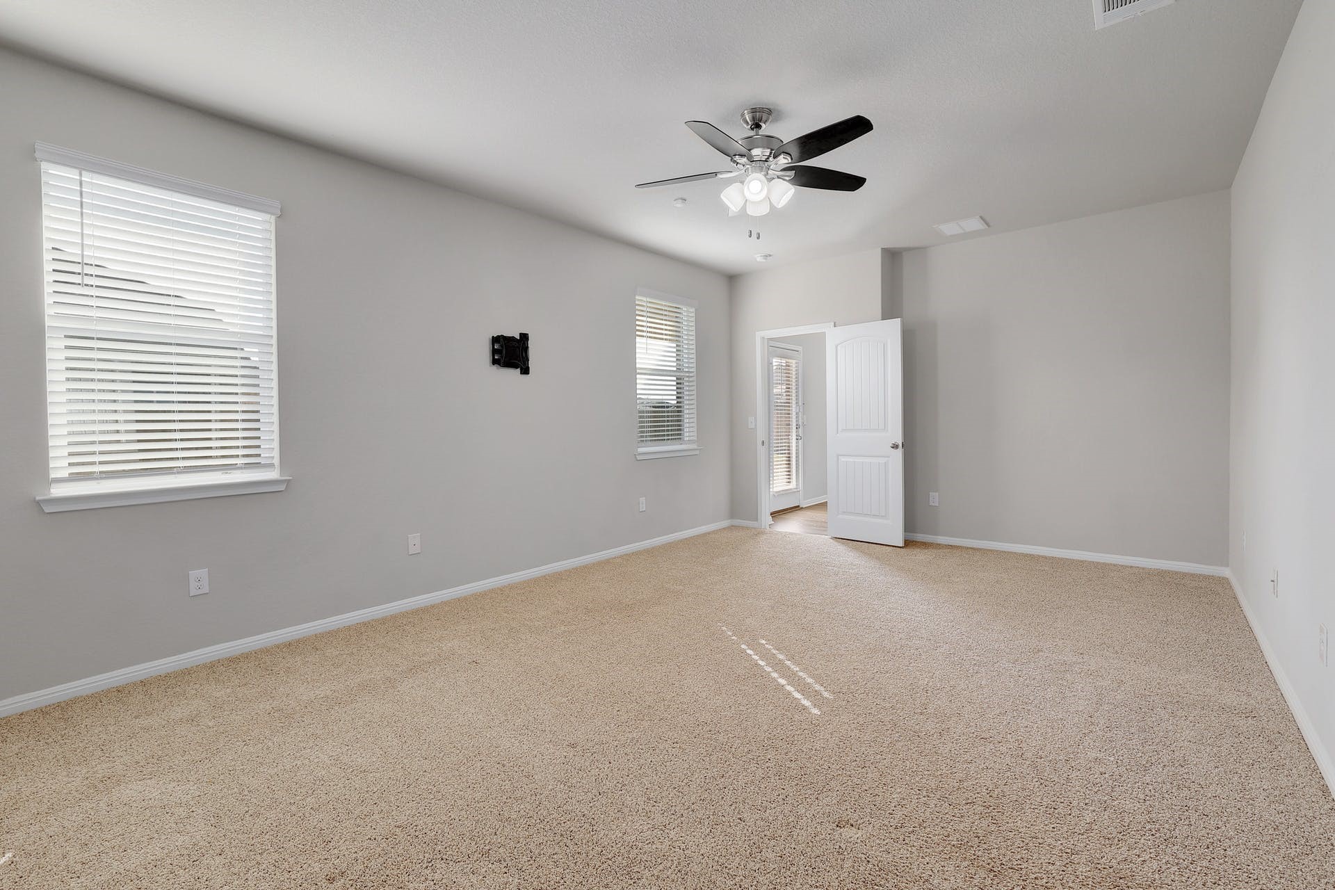 105 Brunnen Way Georgetown, TX 78626 - Photo 13 of 28