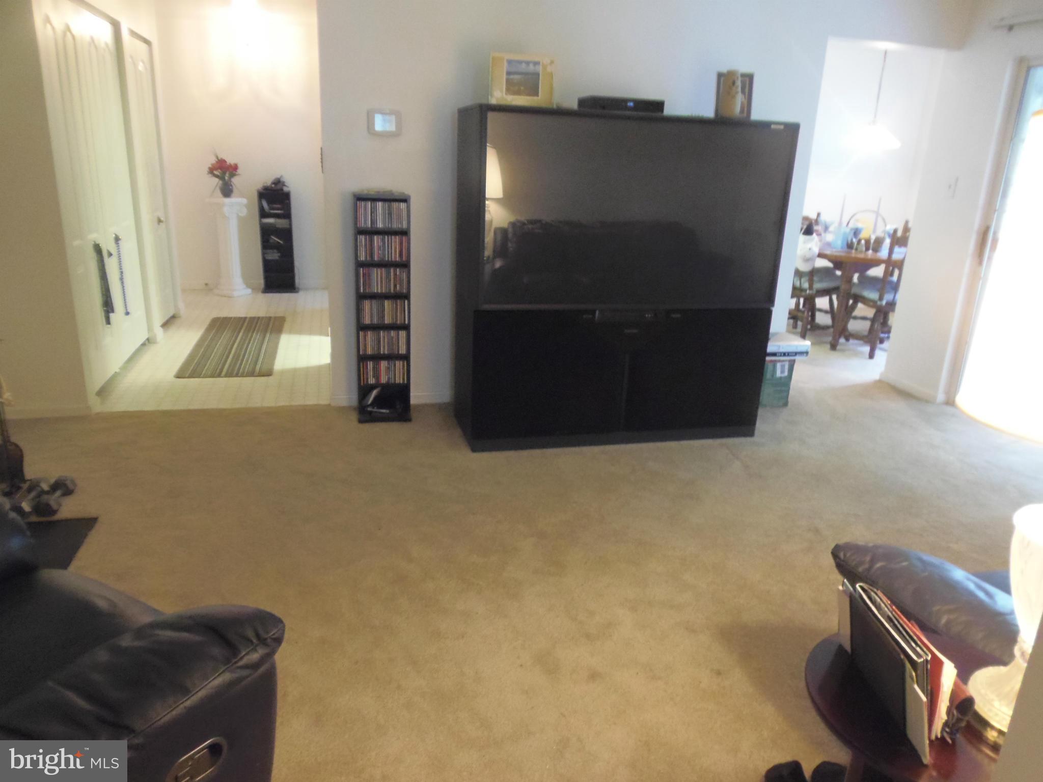 8348 Montgomery Run Road, Unit G Ellicott City, MD 21043 - Photo 11 of 25 Living Room