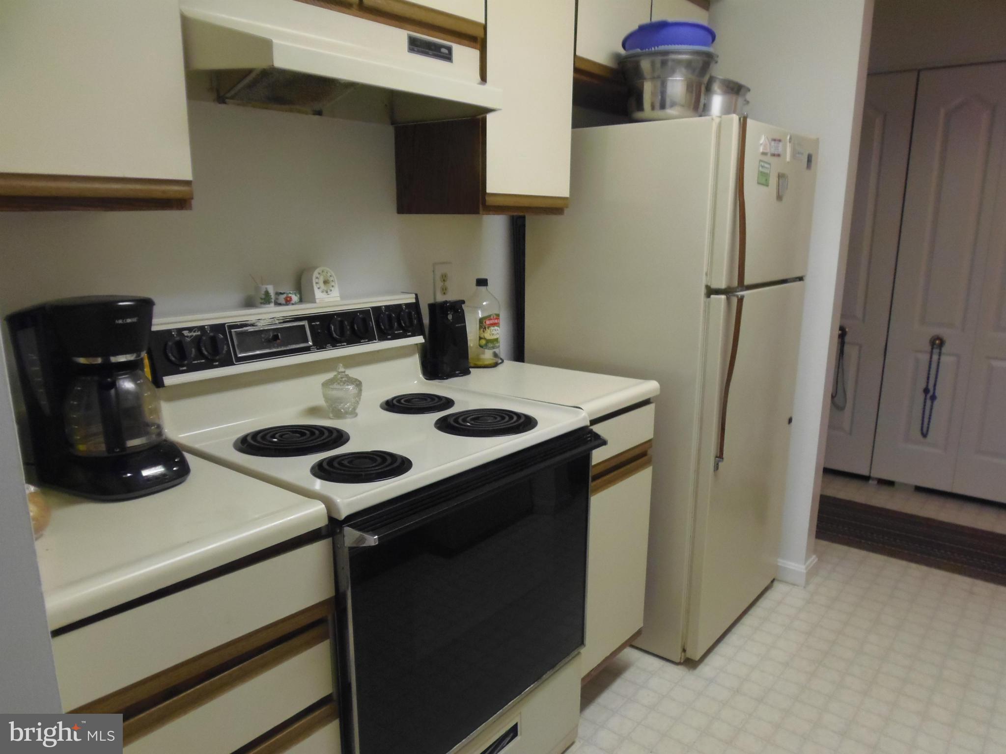 8348 Montgomery Run Road, Unit G Ellicott City, MD 21043 - Photo 15 of 25 Kitchen