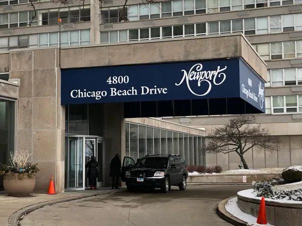 $2,100 | 4800 South Chicago Beach Drive, Unit 2512N, Chicago, IL 60615