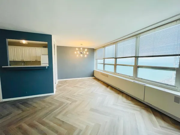 $2,100 | 4800 South Chicago Beach Drive, Unit 2512N, Chicago, IL 60615