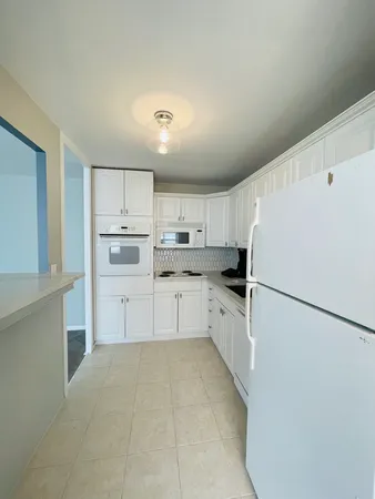 $2,100 | 4800 South Chicago Beach Drive, Unit 2512N, Chicago, IL 60615