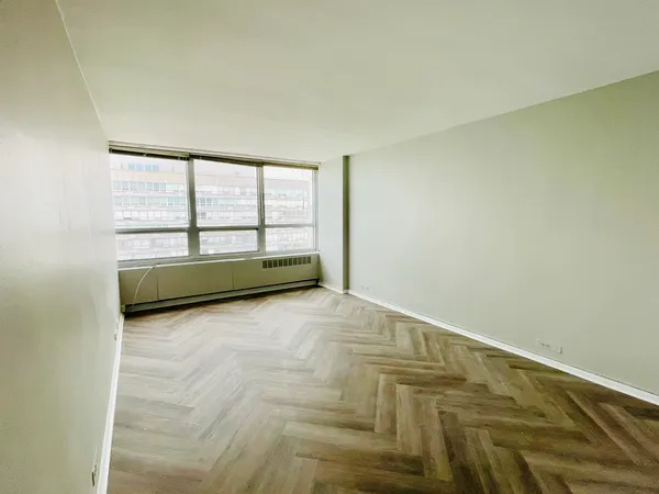 $2,100 | 4800 South Chicago Beach Drive, Unit 2512N, Chicago, IL 60615