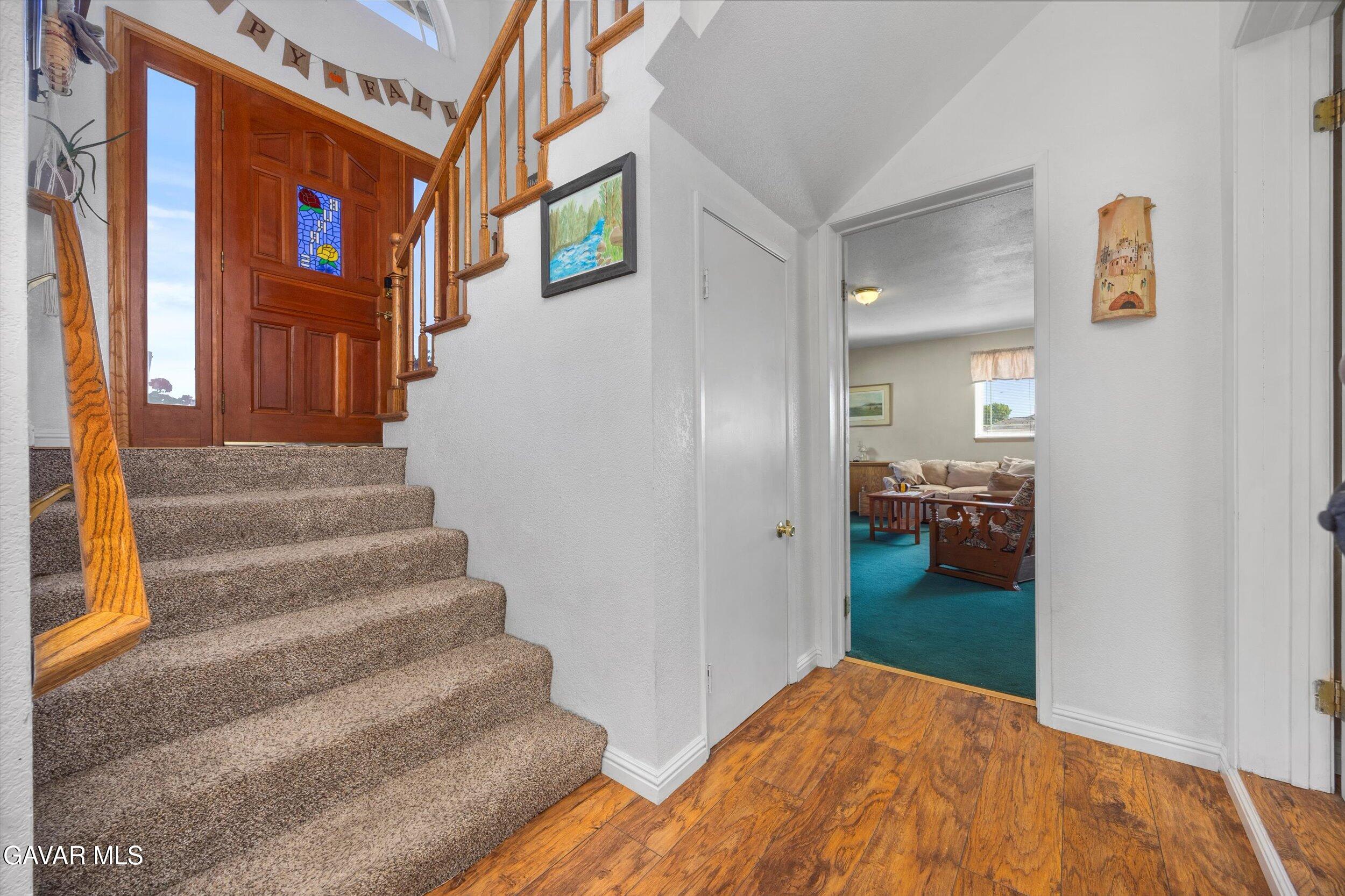 28360 Burning Tree Drive Tehachapi, CA 93561 - Photo 32 of 61 a view of entryway and hall