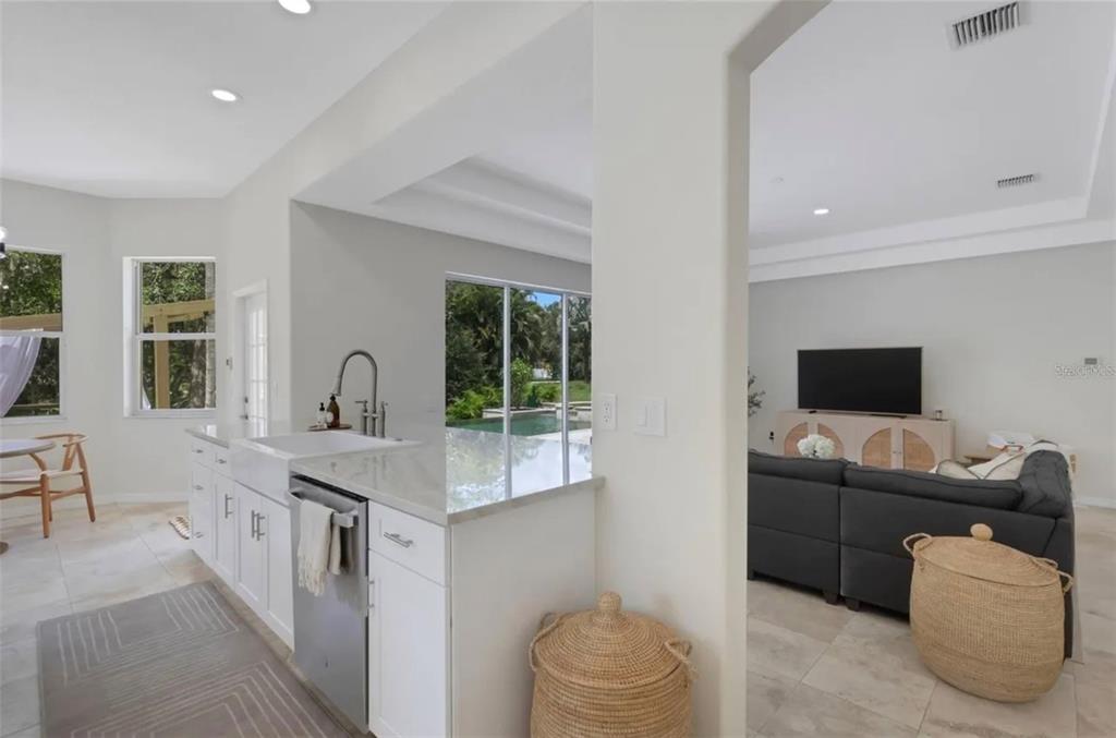 3005 Desoto Road Sarasota, FL 34243 - Photo 14 of 65