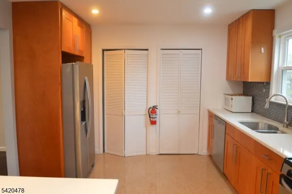 $3,000 | 28 Joseph Drive, East Hanover, NJ 07936