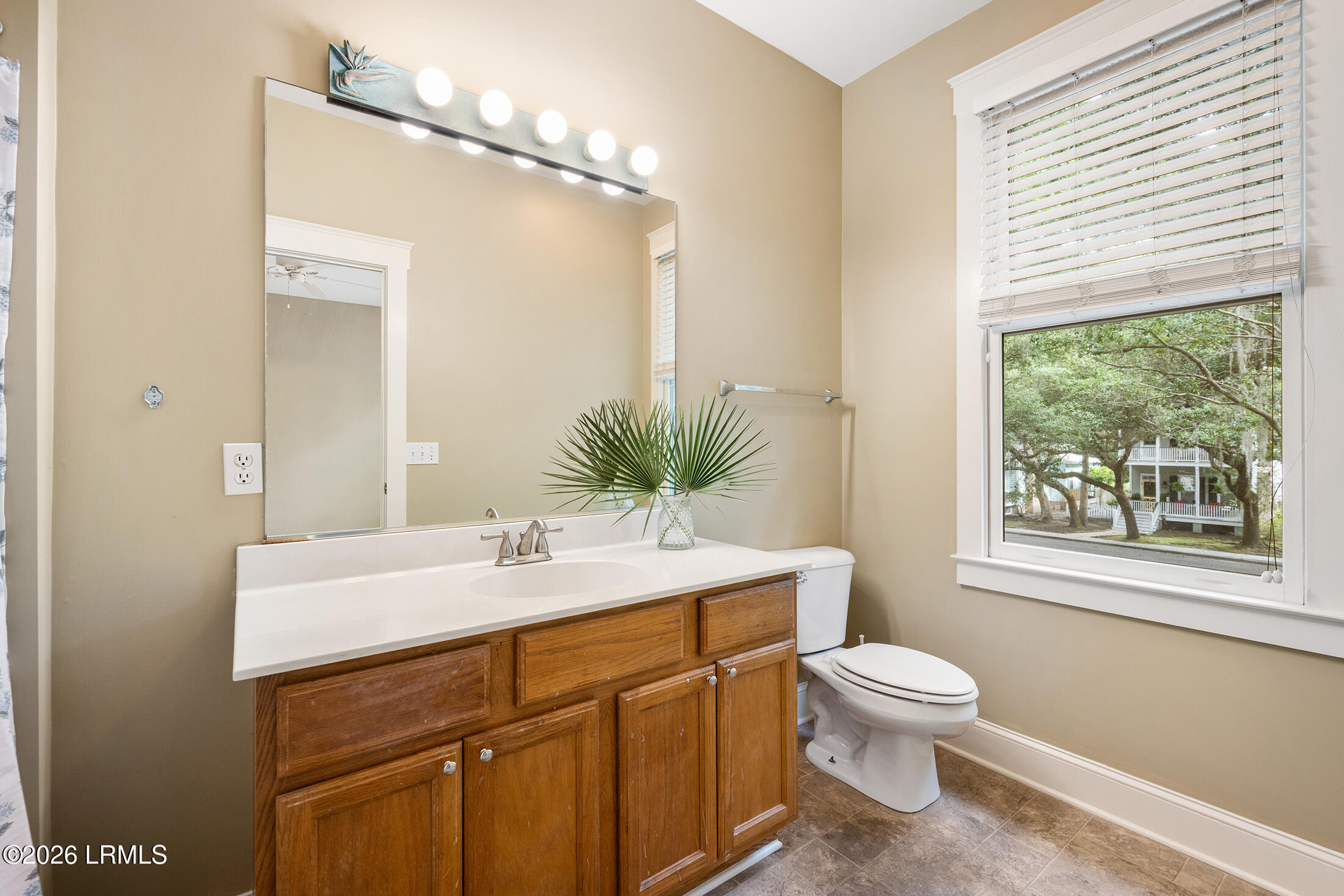 2668 Broad Street Beaufort, SC 29902 - Photo 17 of 21 masterbath