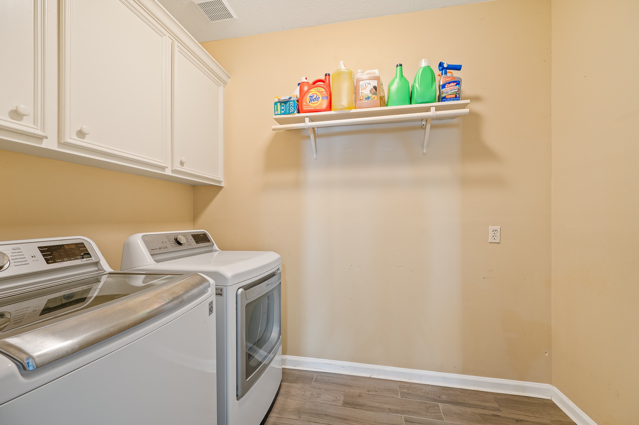 8111 Morningbrook Court Spring, TX 77379 - Photo 39 of 46 a utility room with dryer and washer