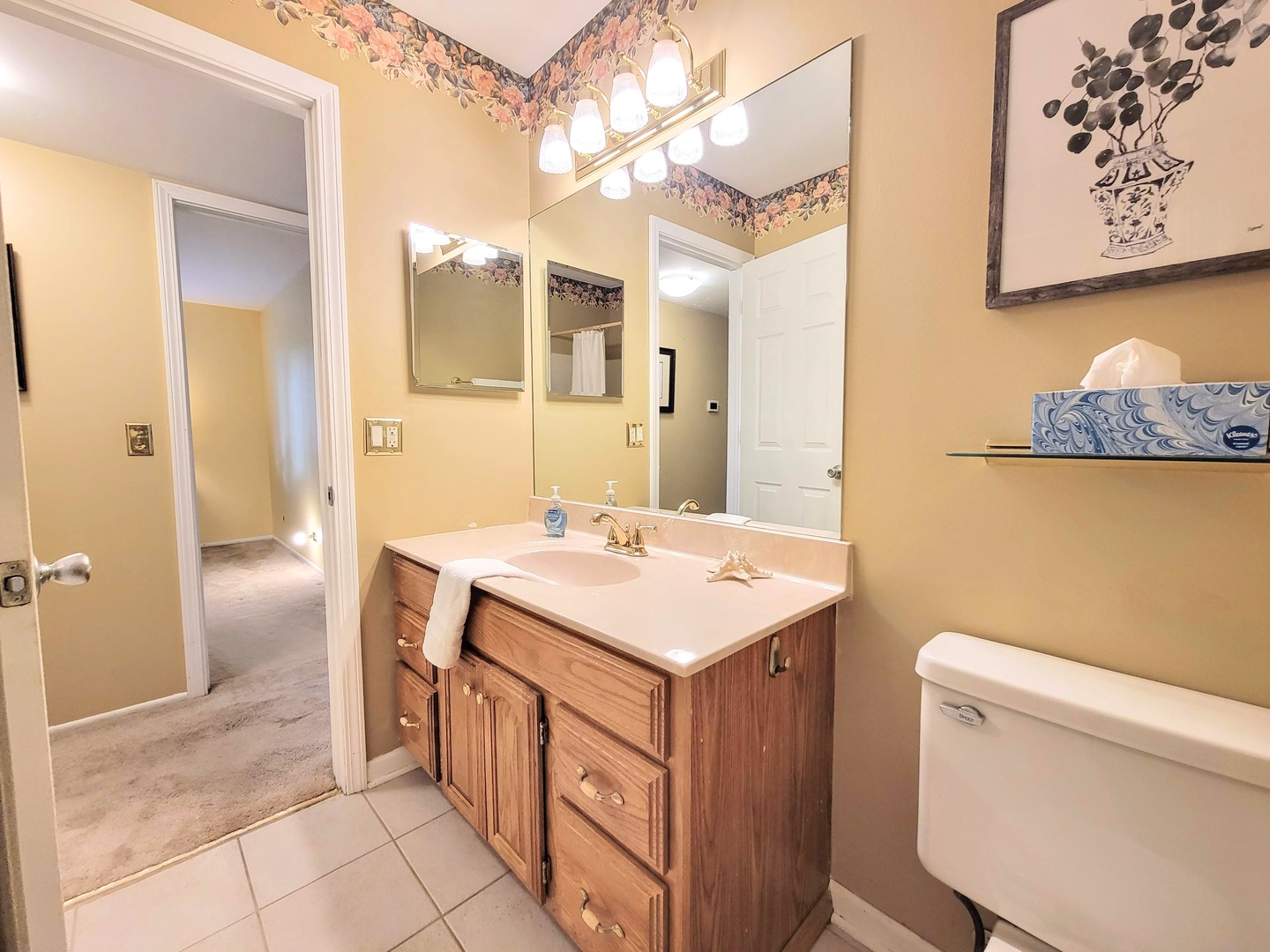 1326 7 Pines Road, Unit D1 Schaumburg, IL 60193 - Photo 22 of 25 a bathroom with a sink a toilet and shower