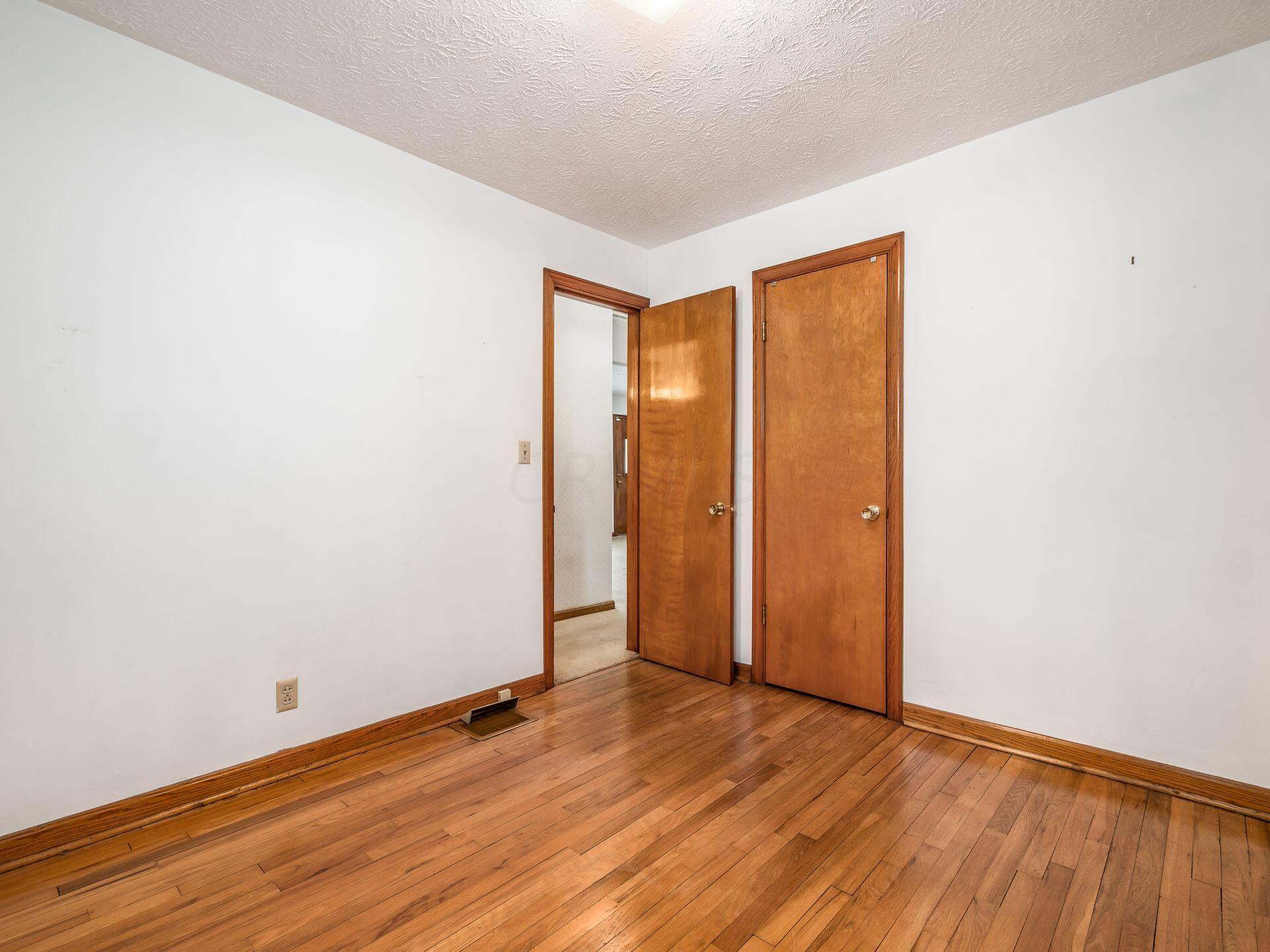 3339 Karl Road Columbus, OH 43224 - Photo 15 of 29 018_787782_N 3339 Karl Rd 036