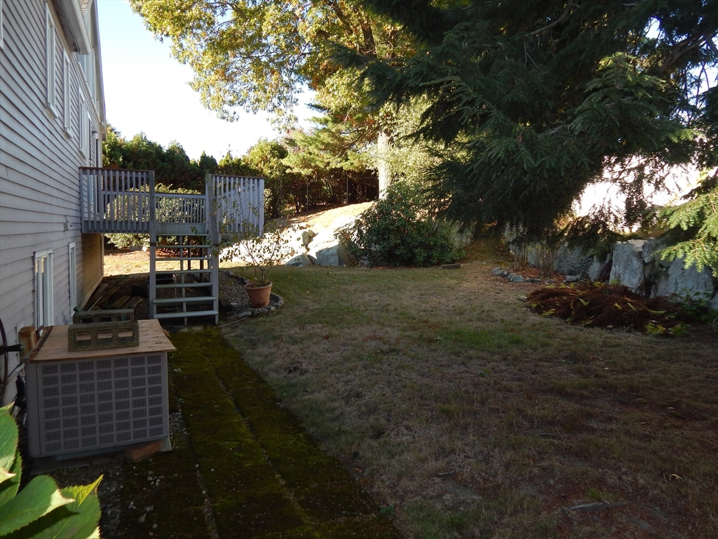 27 Sunset Road Stoneham, MA 02180 - Photo 4 of 14