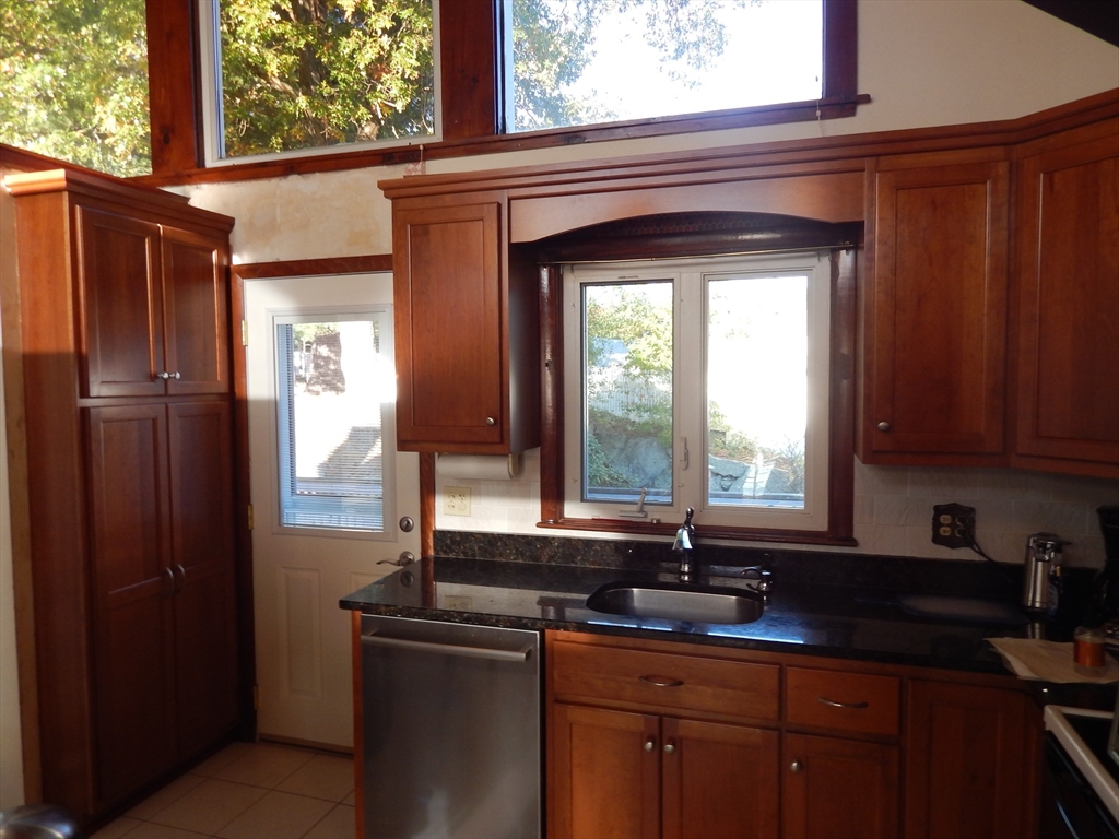 27 Sunset Road Stoneham, MA 02180 - Photo 7 of 14
