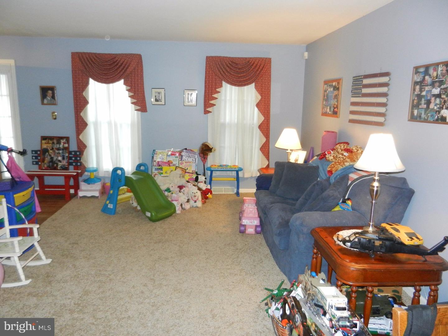 25 Flint Ridge Drive Reading, PA 19607 - Photo 7 of 20