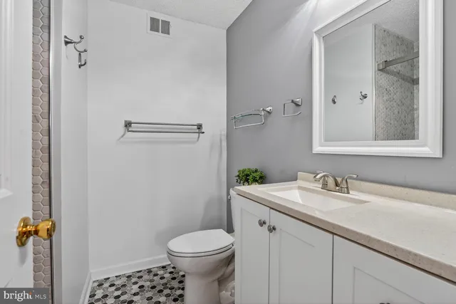 $619,998 | 12105 Wedgeway Place, Fairfax, VA 22033