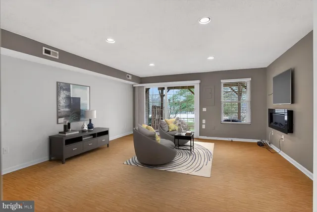 $619,998 | 12105 Wedgeway Place, Fairfax, VA 22033