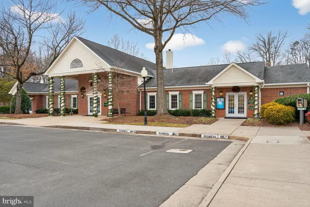 $619,998 | 12105 Wedgeway Place, Fairfax, VA 22033