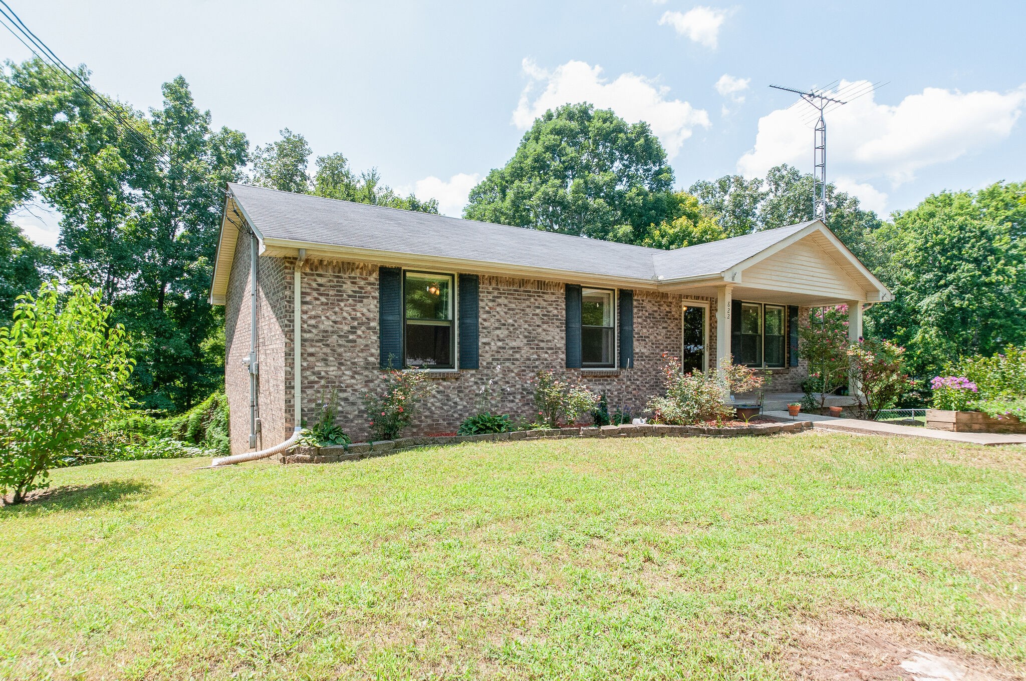 822 Grays Chapel Road Southside, TN 37171 - Photo 2 of 24 Gallery Image 2