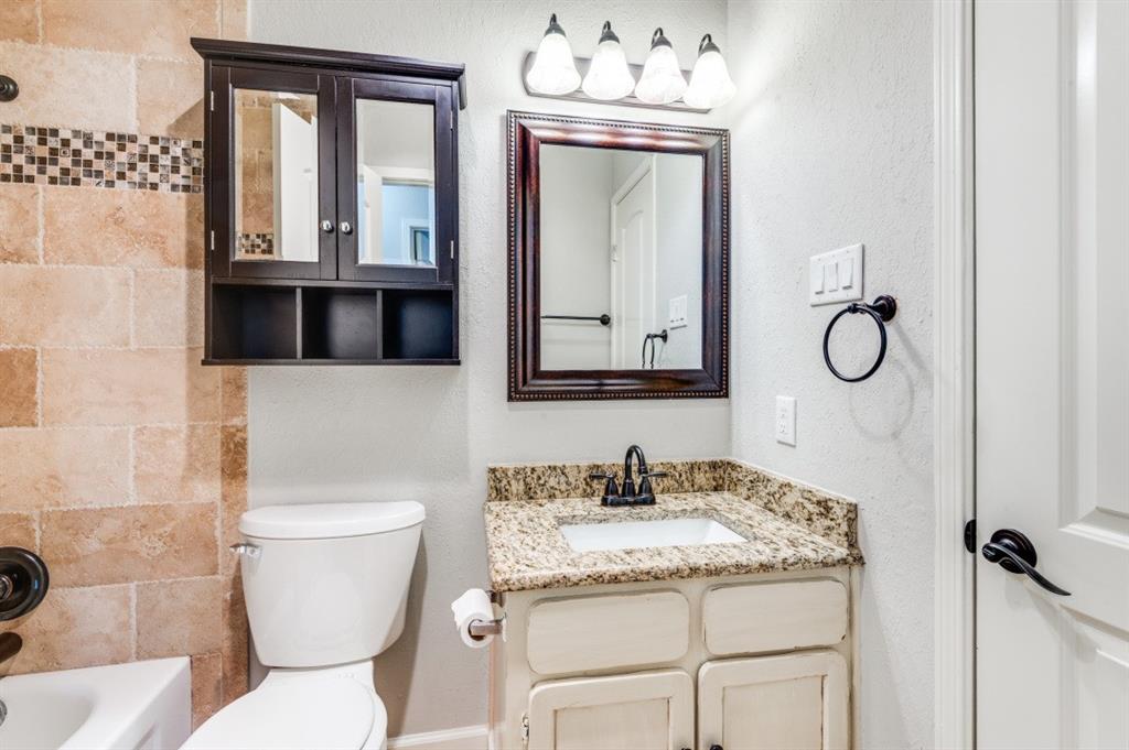 1041 South Riverside Drive Grapevine, TX 76051 - Photo 21 of 34