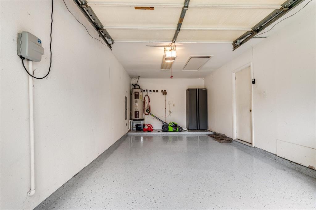 1041 South Riverside Drive Grapevine, TX 76051 - Photo 23 of 34