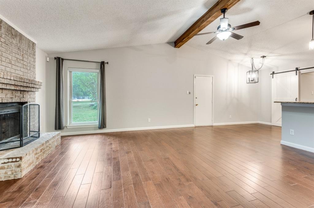 1041 South Riverside Drive Grapevine, TX 76051 - Photo 5 of 34